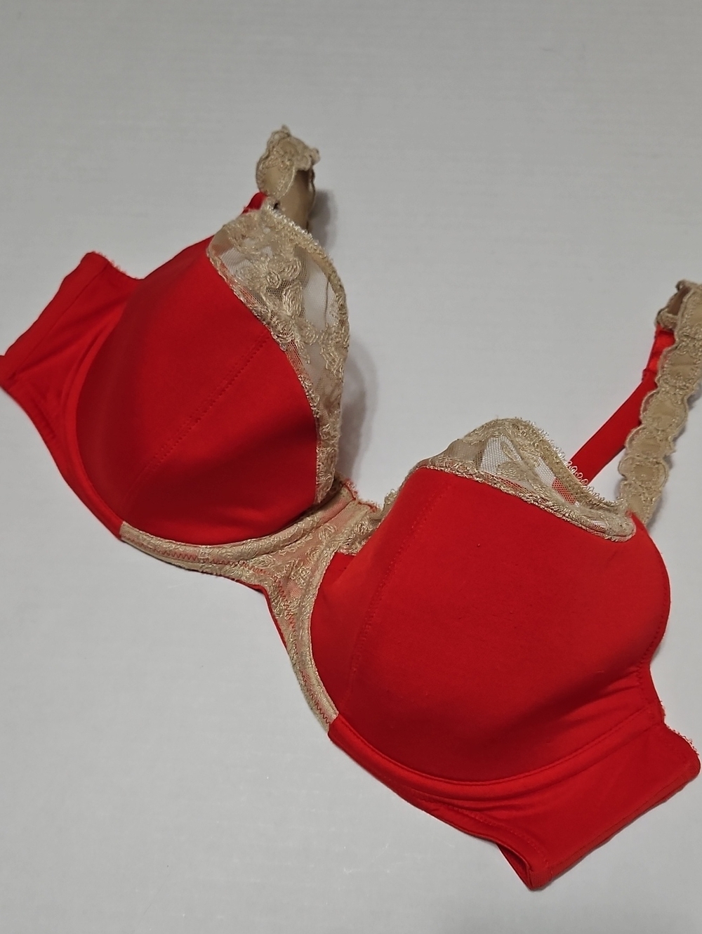 Cacique Red Bra with Cream Lace Trim Size 40DD